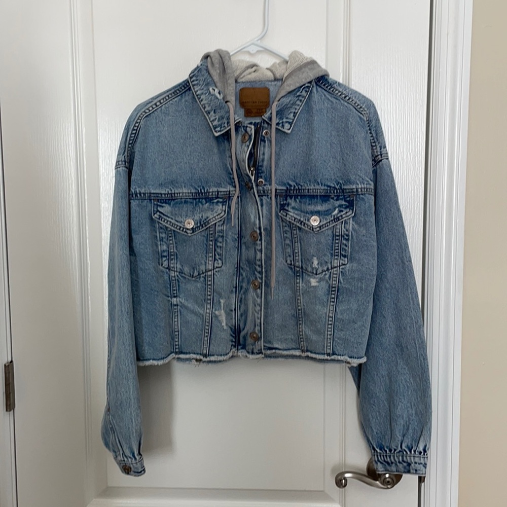 American Eagle distressed crop denim jacket